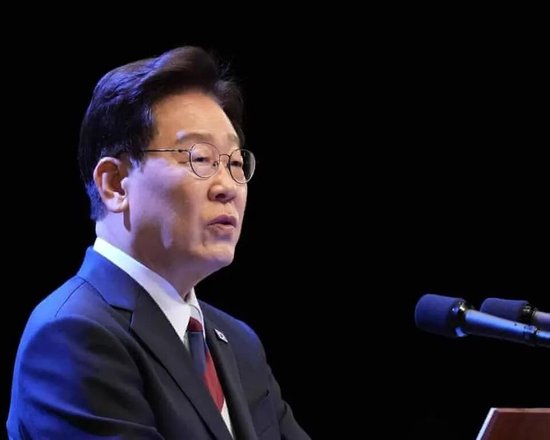 牛弹琴：一觉醒来	，特朗普向朝韩发出强烈信号，信息量很大